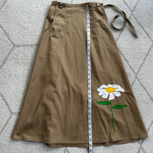 Vintage 60s/70s John Gate Wrap Tan Skirt with Daisy Flower Embroidery Applique - Picture 8 of 12
